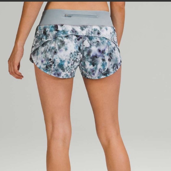 Lululemon Speed Up Short Size 4 with 2.5" inseam Kaleidofloral Multi Blue Cast - Picture 3 of 14